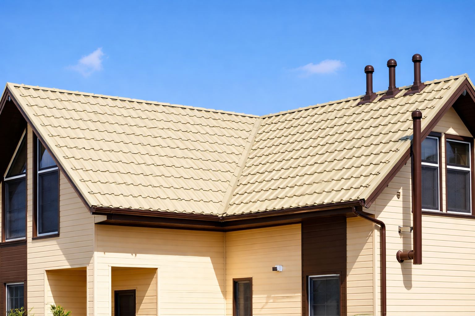 Металлочерепица Экоррей на кровле